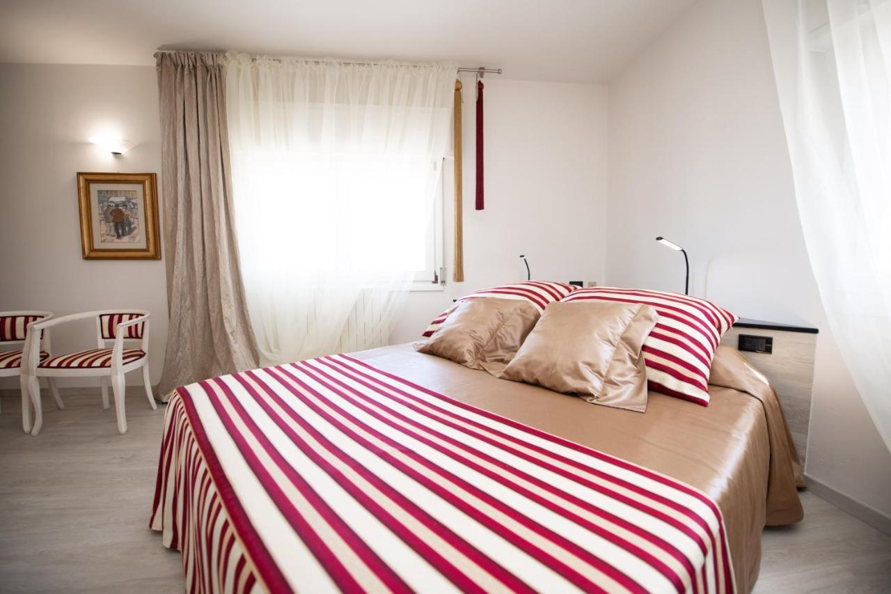 Il Cortiletto - Appartamento Lores Manerba del Garda Exterior foto